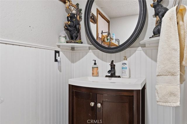 1040 Jungfrau, Crestline, CA 92325