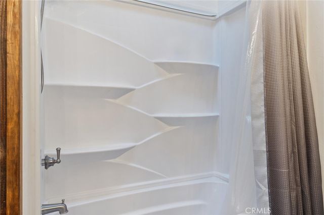 1040 Jungfrau, Crestline, CA 92325