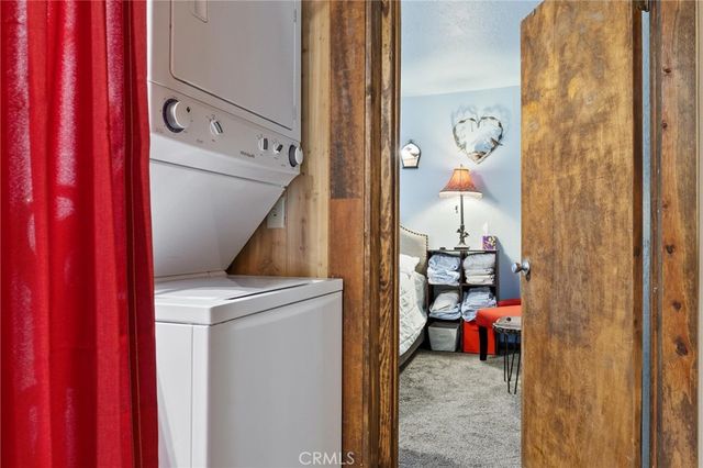 1040 Jungfrau, Crestline, CA 92325