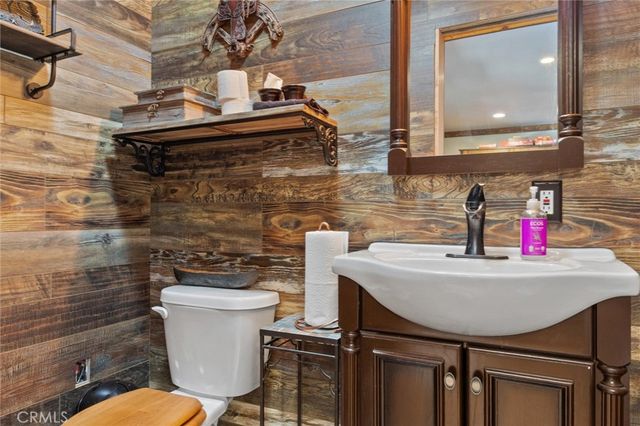 1040 Jungfrau, Crestline, CA 92325