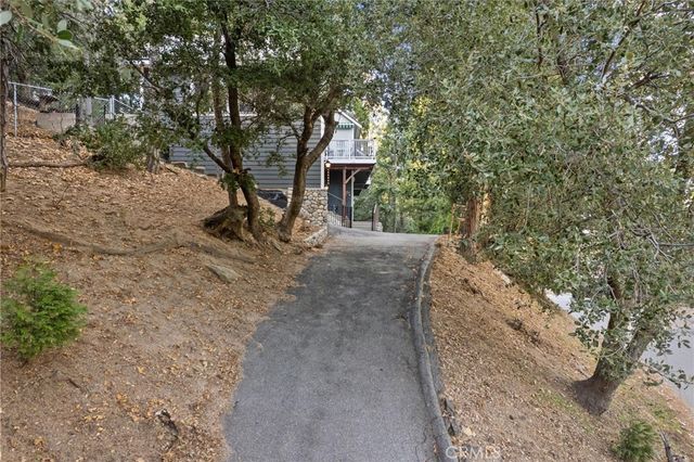 1040 Jungfrau, Crestline, CA 92325
