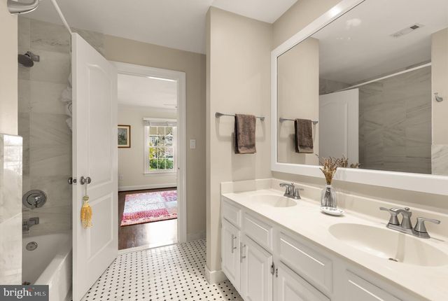 1257 NEW BEDFORD LN, Reston, VA 20194