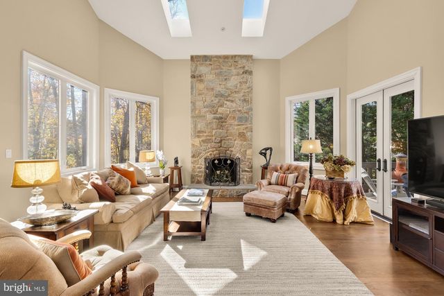 1257 NEW BEDFORD LN, Reston, VA 20194