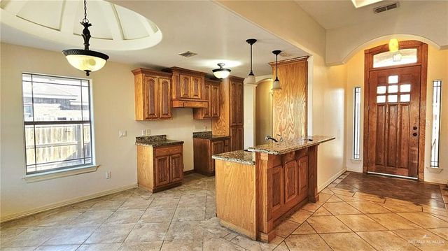 1004 W F Street, Mission, TX 78572