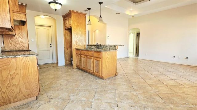 1004 W F Street, Mission, TX 78572