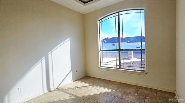 1004 W F Street, Mission, TX 78572