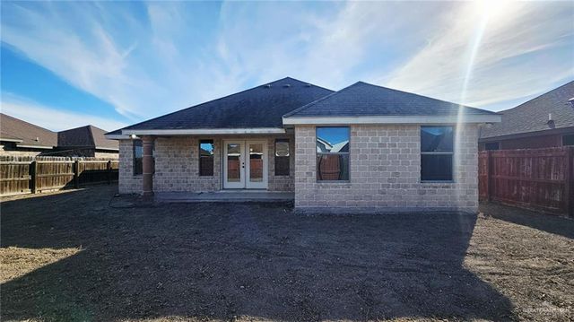 1004 W F Street, Mission, TX 78572