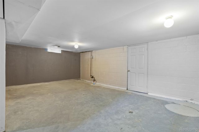 22417 Carolina Street, St. Clair Shores, MI 48080