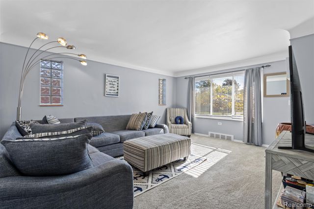 22417 Carolina Street, St. Clair Shores, MI 48080