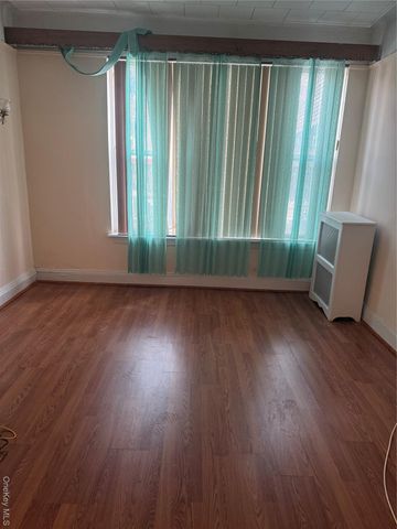 2432 23rd Street 1floor, Astoria, NY 11102