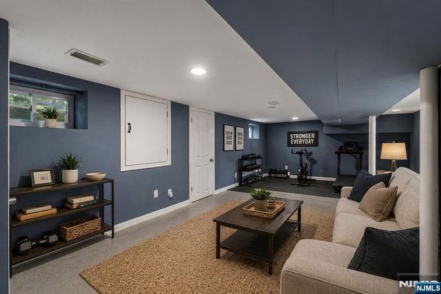 19 Elmwood, West Orange, NJ 07052