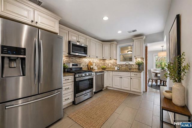 19 Elmwood, West Orange, NJ 07052