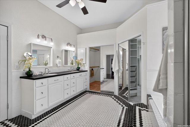 12331 Stable Wood, San Antonio, TX 78249