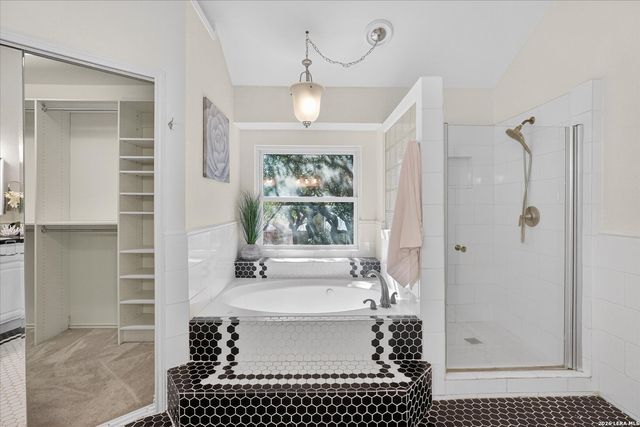 12331 Stable Wood, San Antonio, TX 78249