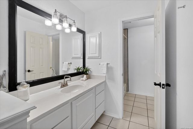 12331 Stable Wood, San Antonio, TX 78249