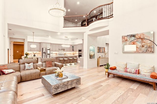 2735 WONDERVIEW DR, San Antonio, TX 78230