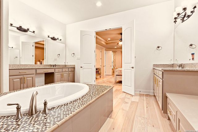 2735 WONDERVIEW DR, San Antonio, TX 78230