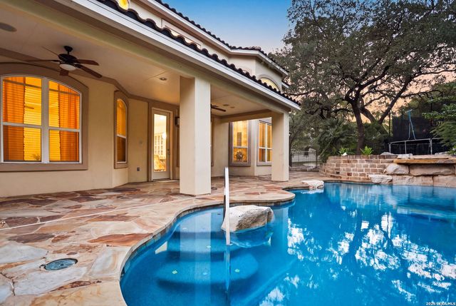 2735 WONDERVIEW DR, San Antonio, TX 78230