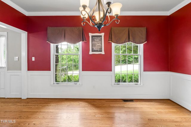 2705 Berkshire Lane, Kingsport, TN 37660