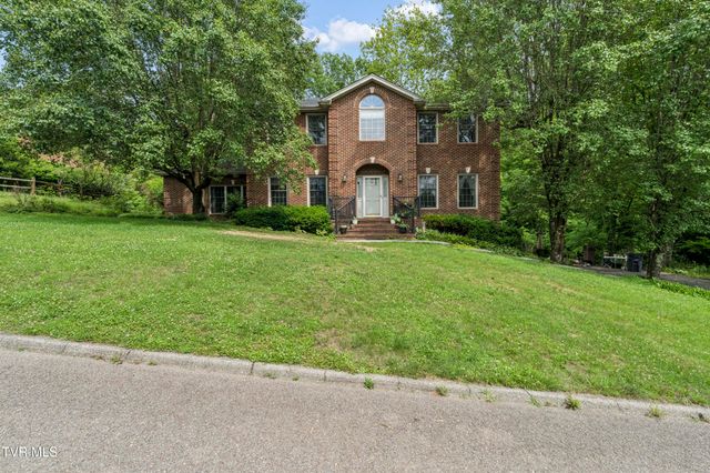 2705 Berkshire Lane, Kingsport, TN 37660