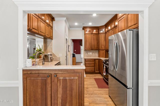 2705 Berkshire Lane, Kingsport, TN 37660