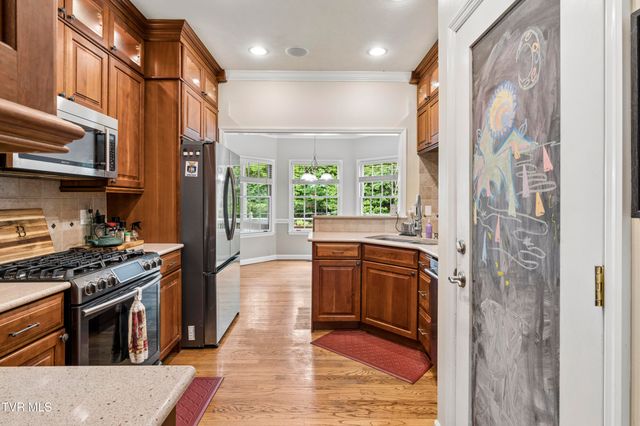 2705 Berkshire Lane, Kingsport, TN 37660