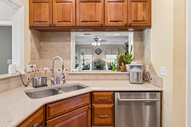 2705 Berkshire Lane, Kingsport, TN 37660