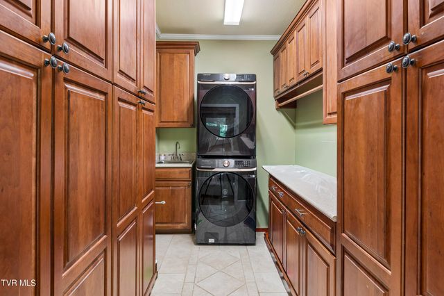 2705 Berkshire Lane, Kingsport, TN 37660