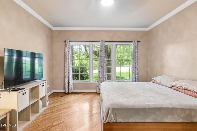 2705 Berkshire Lane, Kingsport, TN 37660