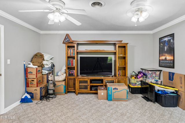 2705 Berkshire Lane, Kingsport, TN 37660
