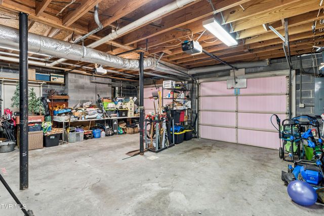 2705 Berkshire Lane, Kingsport, TN 37660