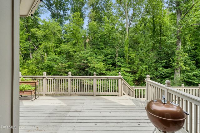 2705 Berkshire Lane, Kingsport, TN 37660