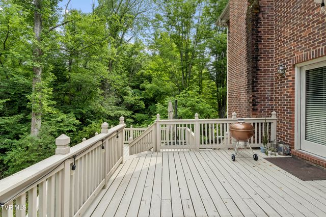 2705 Berkshire Lane, Kingsport, TN 37660