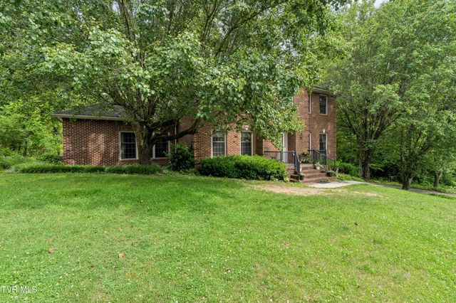 2705 Berkshire Lane, Kingsport, TN 37660