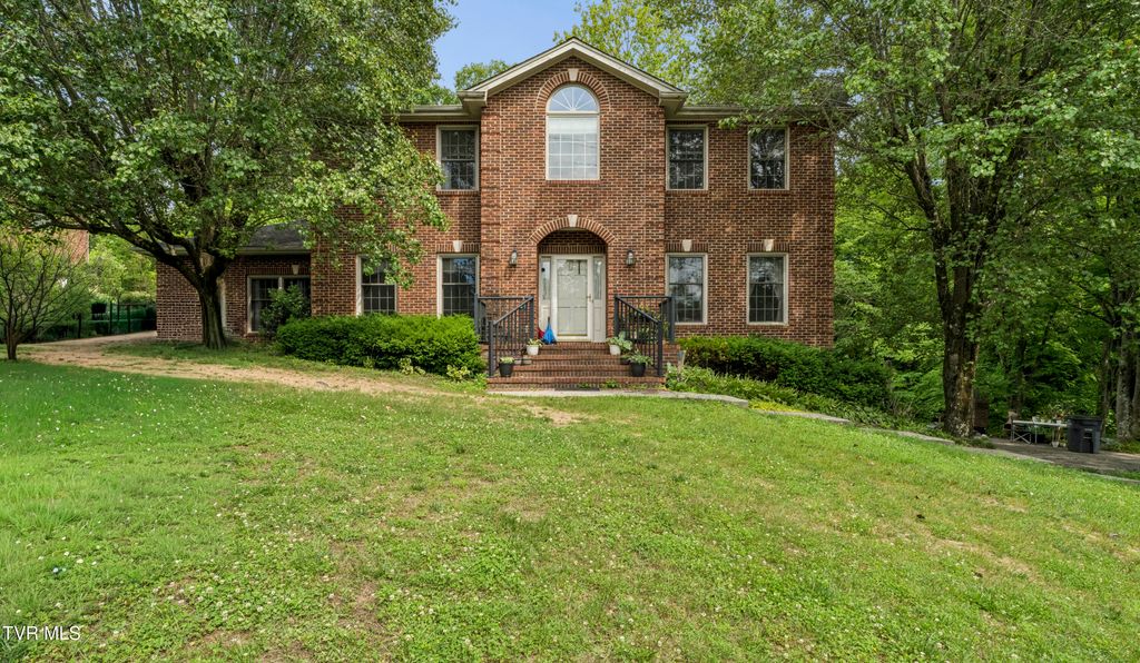 2705 Berkshire Lane, Kingsport, TN 37660