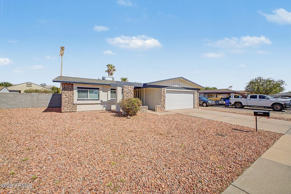 17621 N 18TH Drive, Phoenix, AZ 85023 — photo 2