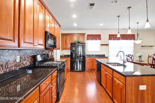 31 Heath Lane, Jackson, NJ 08527