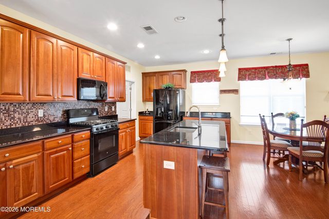 31 Heath Lane, Jackson, NJ 08527