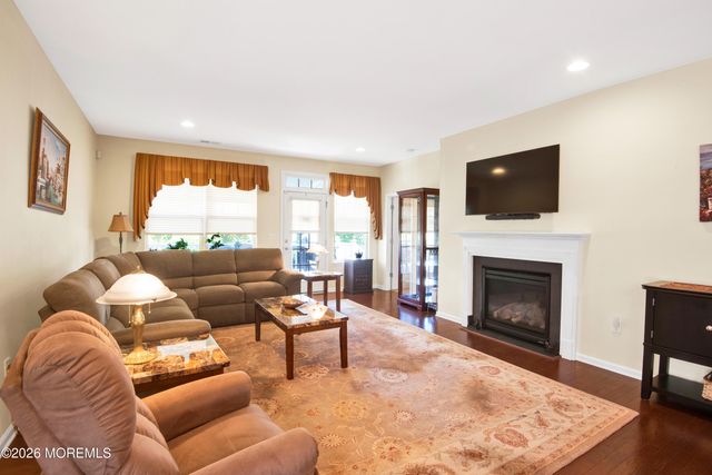 31 Heath Lane, Jackson, NJ 08527