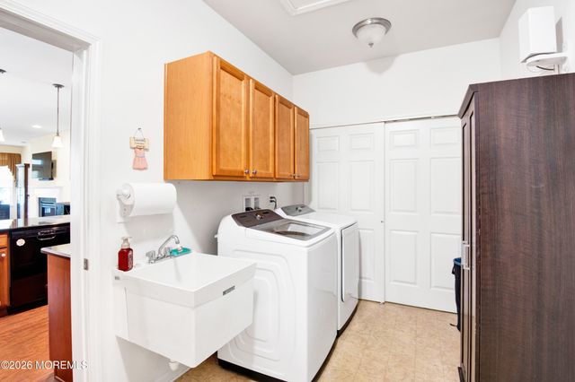 31 Heath Lane, Jackson, NJ 08527