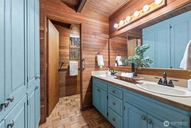 9910 40th Avenue Ct, Gig Harbor, WA 98332