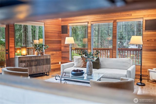 9910 40th Avenue Ct, Gig Harbor, WA 98332