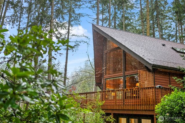 9910 40th Avenue Ct, Gig Harbor, WA 98332