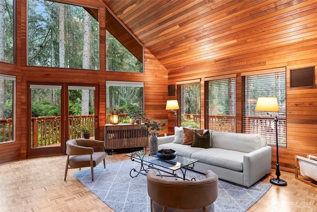 9910 40th Avenue Ct, Gig Harbor, WA 98332