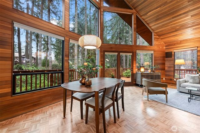 9910 40th Avenue Ct, Gig Harbor, WA 98332