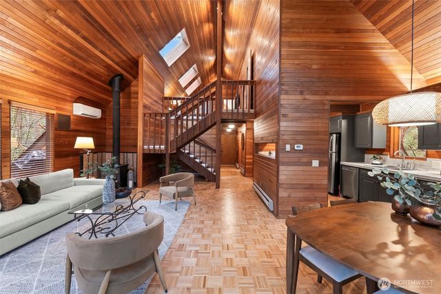 9910 40th Avenue Ct, Gig Harbor, WA 98332