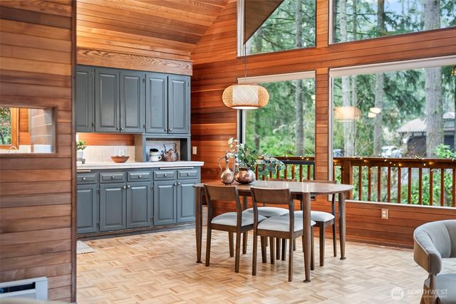 9910 40th Avenue Ct, Gig Harbor, WA 98332