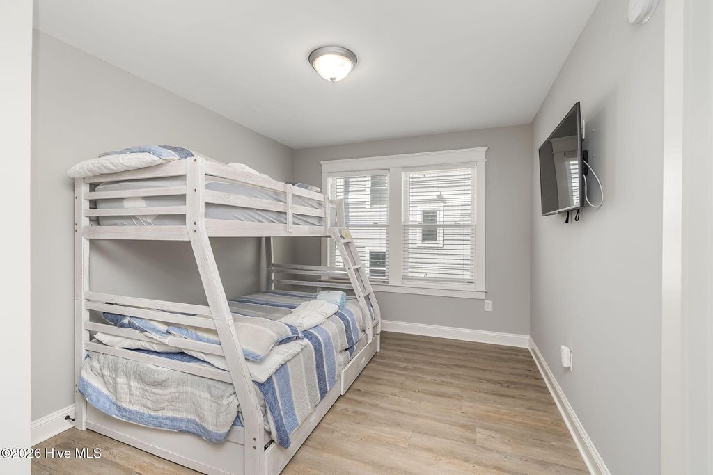 Image 12 of property listing at 4616 Lindbergh Avenue, Kitty Hawk, NC 27949