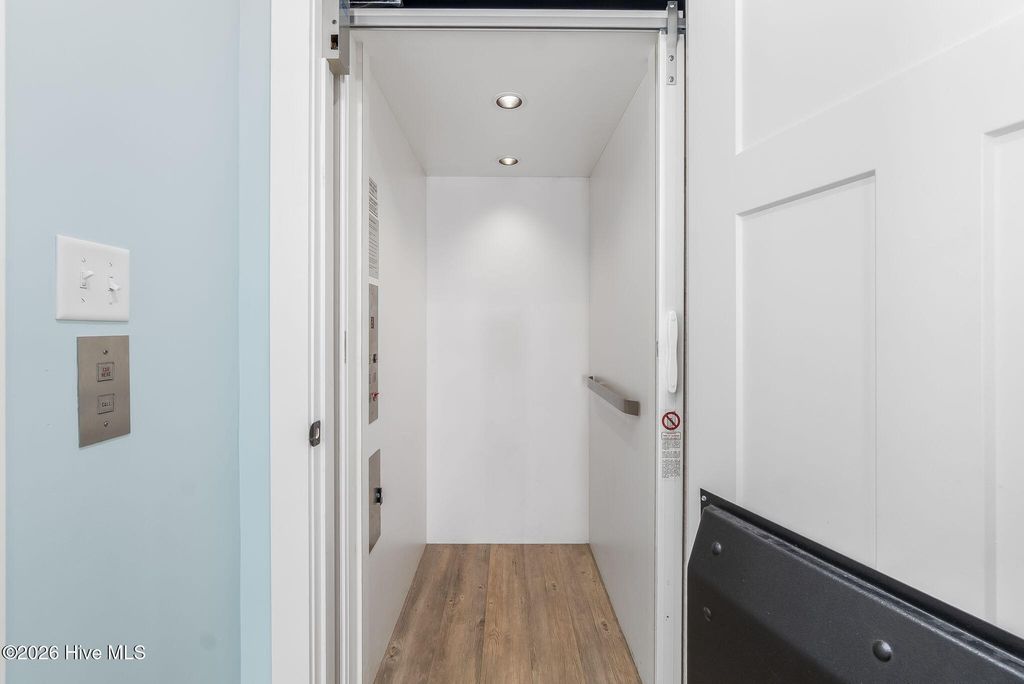 Image 15 of property listing at 4616 Lindbergh Avenue, Kitty Hawk, NC 27949