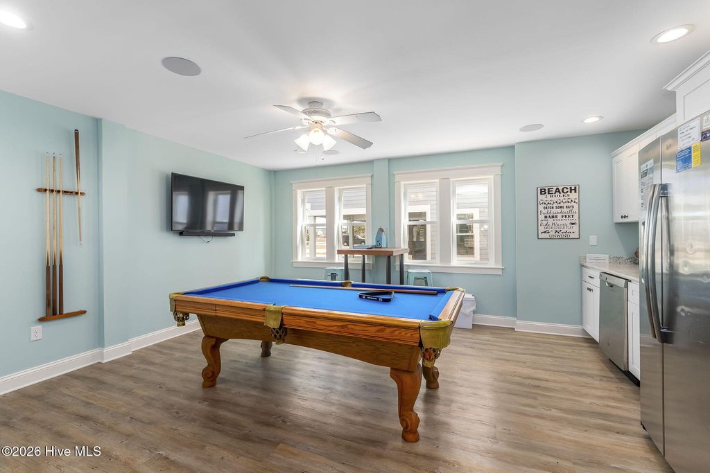 Image 19 of property listing at 4616 Lindbergh Avenue, Kitty Hawk, NC 27949